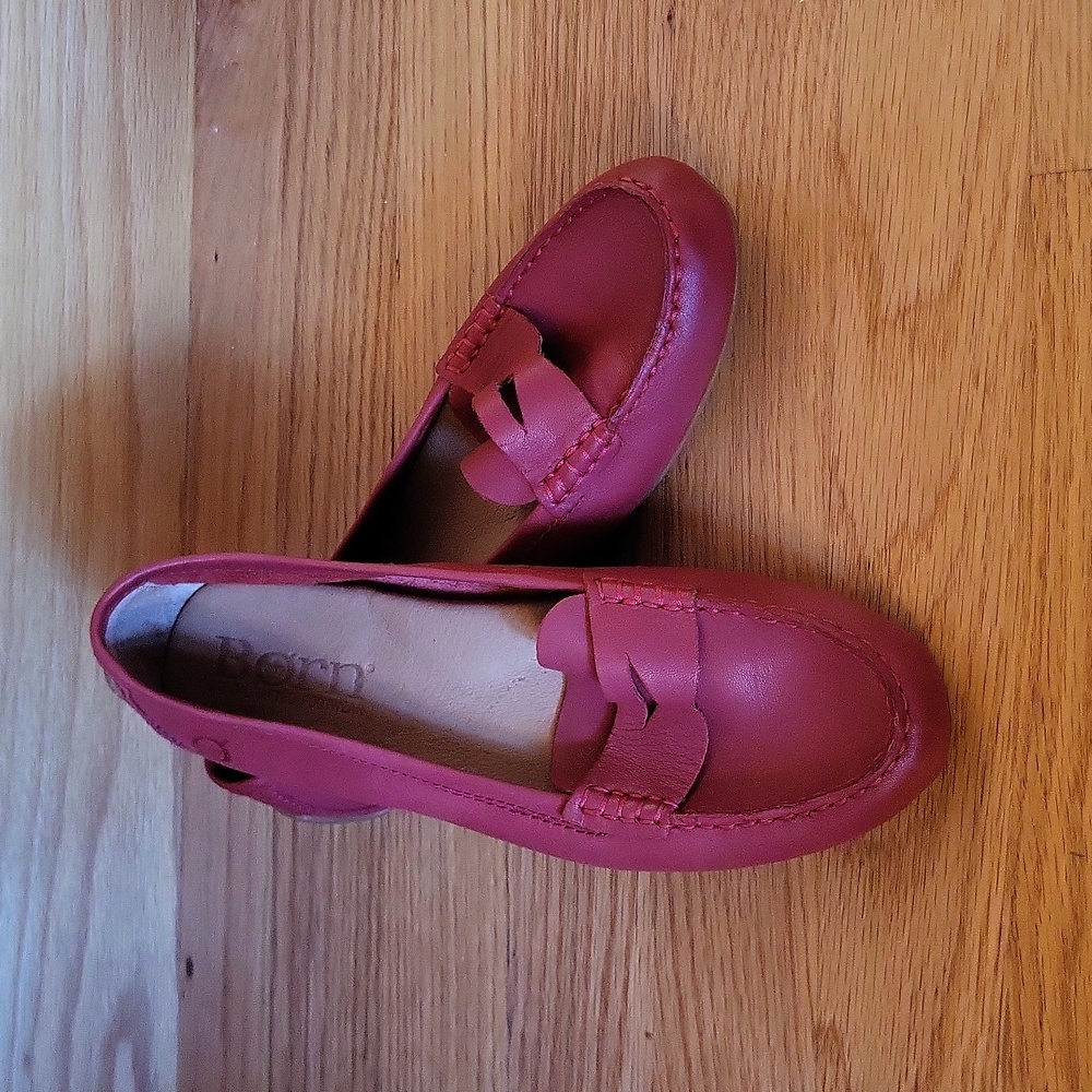 Born Size 5.5 Red Leather Loafer